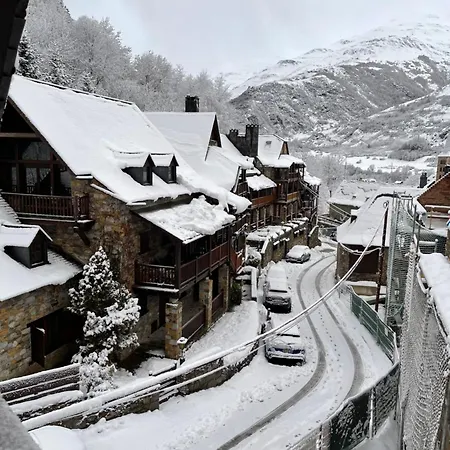 アパート 3 Bedrooms With Locker And Parking At Baqueira-beret